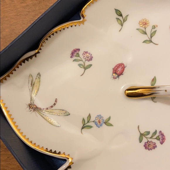 Vintage 8" Handled Leaf Dish - Picture 5 of 6